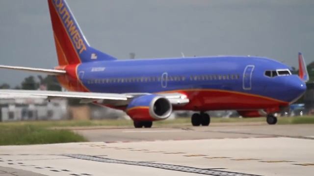 Houston Hobby Airport Plane Spotting- Lots of Biz Jets! смотреть онлайн