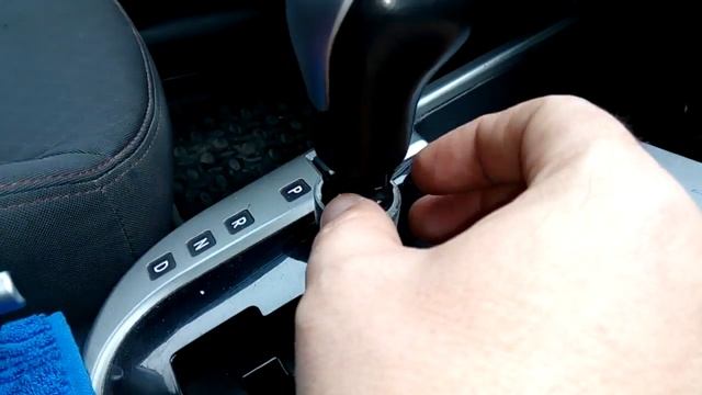 Как снять ручку АКПП. Ручка КПП. смотреть онлайн