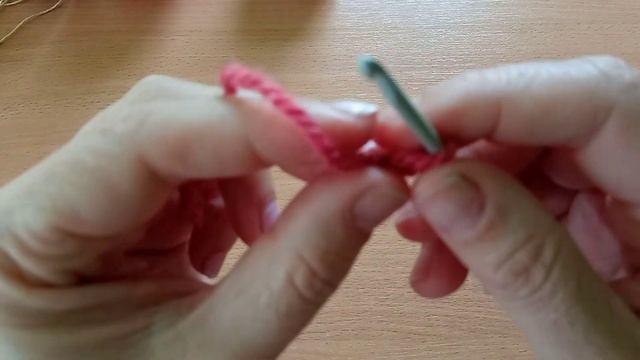 ТОЛЬКО для начинающих! Рассказываю о пряже, крючках и азах вязания крючком. Урок 1. смотреть онлайн