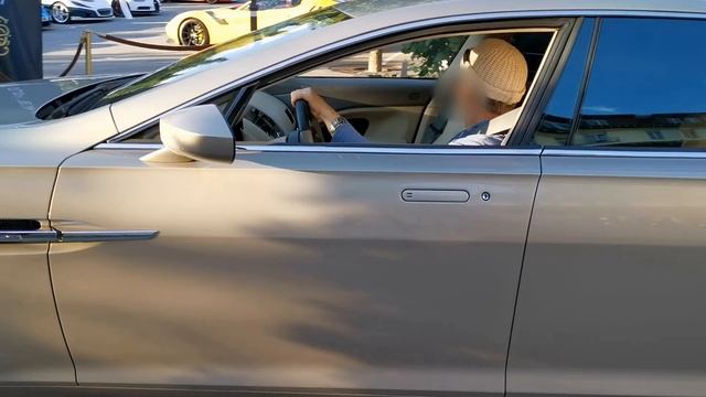 One of the most expensive limousine-Aston Martin Lagonda Taraf смотреть онлайн