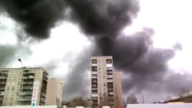 Крупный пожар на Уралмашевском рынке. Часть II. 24.10.2015. смотреть онлайн