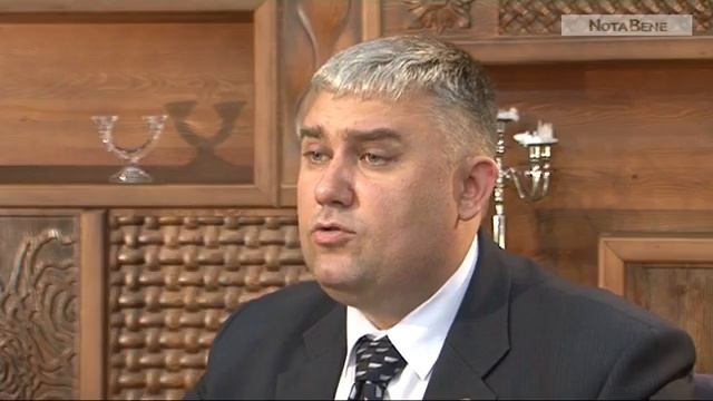 На моей улице жителей донимает стая собак. Что делать?