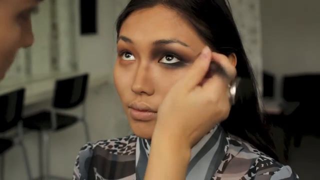Визажист Наталья Шик. Life in color 004. Графика в Smokey Eyes. смотреть онлайн