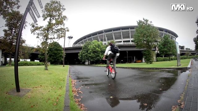 Takahiro Ikeda - Flatland BMX - Into the Spin смотреть онлайн