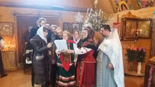 Колядки в исполнении церковного хора храма Всех святых воинов смотреть онлайн