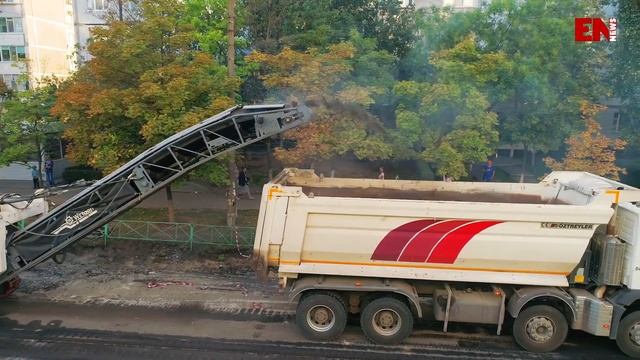 Внимание! Ремонт дорожного полотна.Будьте осторожны смотреть онлайн