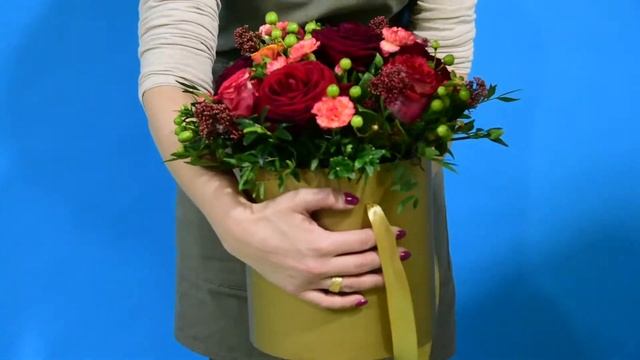 Шляпная коробка с розами "В ритме фламенко" смотреть онлайн