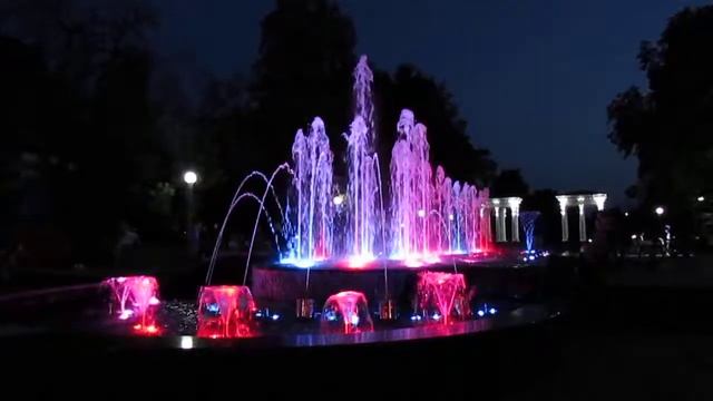 Фонтан в городском парке. Орёл смотреть онлайн