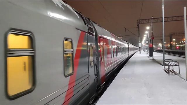 Электровоз ЧС7 - 008 отправляется с фирменным поездом "Москва - Ярославль" смотреть онлайн
