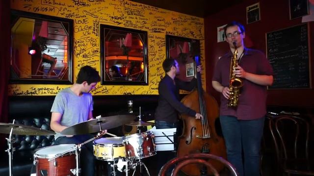 Pascal Mabit Trio - In a Mellow Tone смотреть онлайн