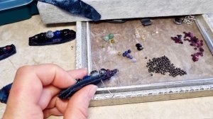 Брошь стрекоза из бархата и камней.  мк брошь #вышивка #брошь