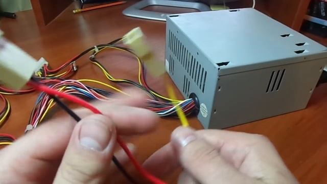 Как подключить автомобильный компрессор к компьютерному блоку питания 12В смотреть онлайн