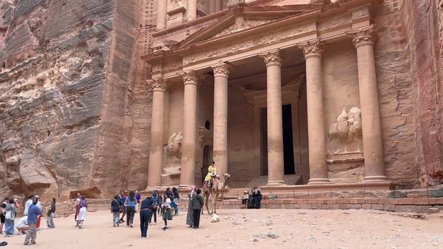 The Lost City of PETRA | Petra Jordan Tour 🇯🇴| Jordan Vlog | EXPLORE WITH SHENOY смотреть онлайн