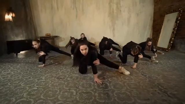Pixels Next/ Dance Studio смотреть онлайн