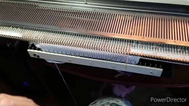 Карман кенгуру на любой вязальной машине второй вариант смотреть онлайн