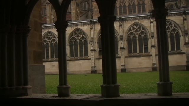 Bayonne Cathedral, France . Cloister of Cathedrale Saint-Marie de Bayonne. смотреть онлайн