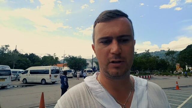 Пхукет. Пляж Ката Ной в прилив и отлив храм Ват Чалонг в Пхукет Таун Central Festival