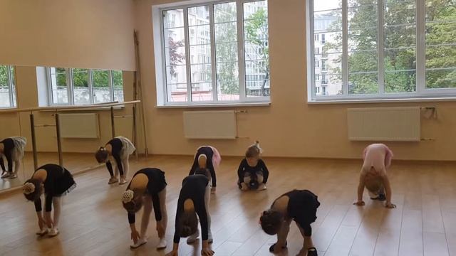 Танцы ШТЭВ с-з младшая группа София 10.05.19 смотреть онлайн