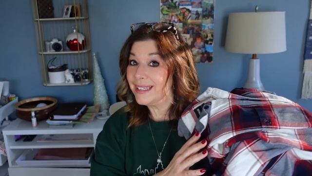 I found PILES of High Profit items to flip on Poshmark & eBay! Thrift with me! Amazing Thrift Haul! смотреть онлайн