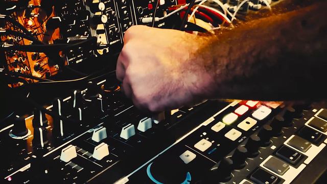 ASBO | generative ambient music w/ Bastl Kastle & Modular смотреть онлайн