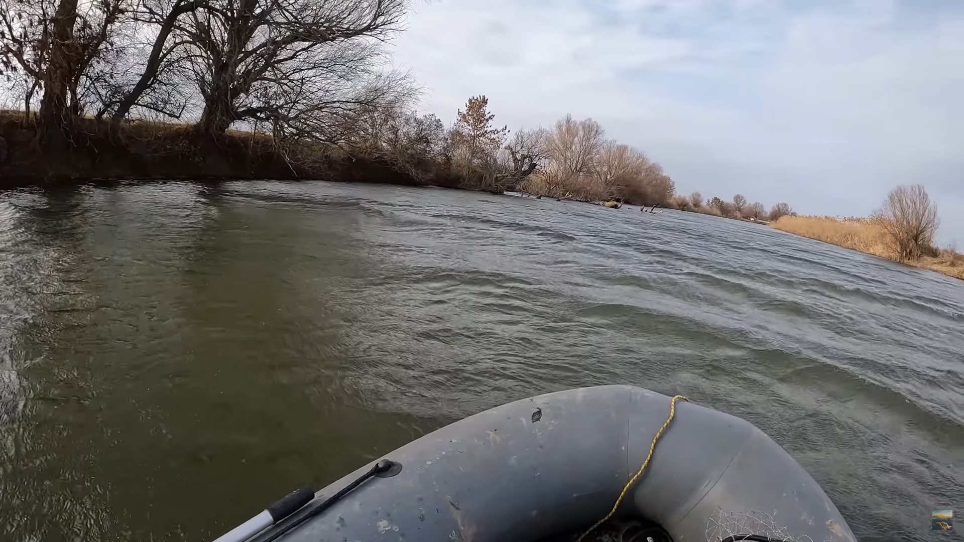 РЫБАЛКА ТРОЛЛИНГОМ В ШТОРМ! СУДАКИ НА ВОБЛЕРЫ! АСТРАХАНЬ смотреть онлайн