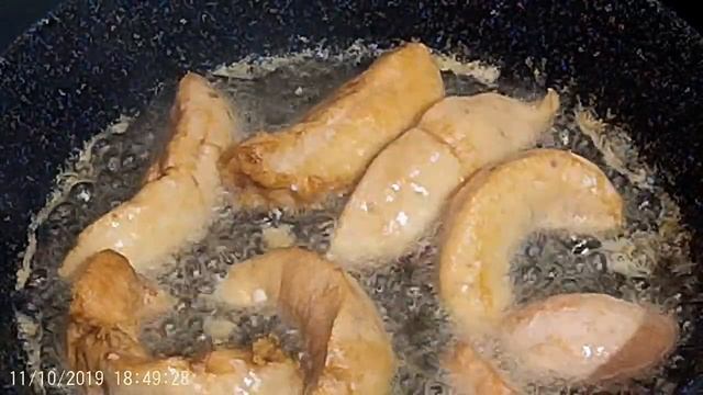 Бараньи яйца в сметанном соусе. Деликатес и очень вкусный!! смотреть онлайн