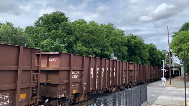 NS 90Z Herzog Ballast Train slowly passes by CP Magnolia смотреть онлайн