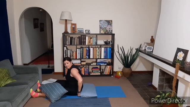 Pillow talk | pillow stretching | Pilates | Be Fitness Training смотреть онлайн