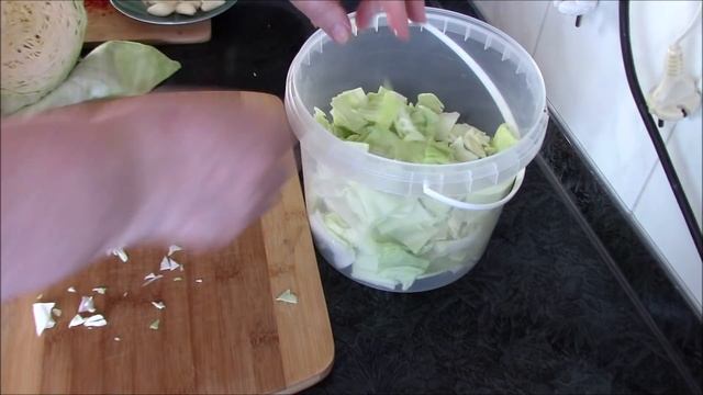 Кимчи из белокочанной капусты - сочная и хрустящая корейская закуска быстрого приготовления. смотреть онлайн