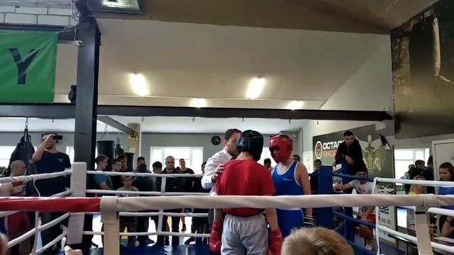 Отправил в накаут? Пару раз ударили после гонга! Соревнования по боксу смотреть онлайн