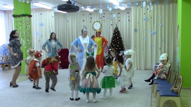 МБДОУ"ДС"ИЗУМРУДНЫЙ ГОРОД" Новогодний праздник группе №4 "Пчелки" смотреть онлайн