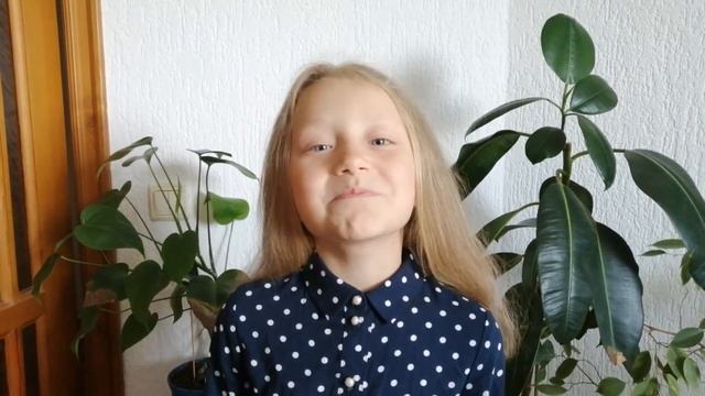 Стихотворение Ольги Насоновой "Цыпленок" читает Ульяна Емельянова. смотреть онлайн