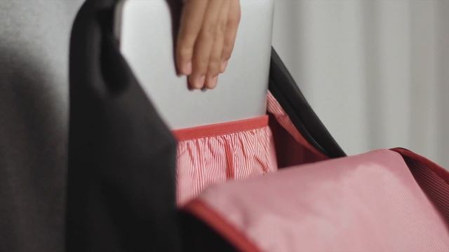 Classic XL Backpack Tutorial | Herschel Supply смотреть онлайн