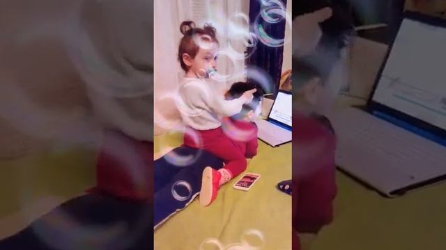 сестра Вика малышка сидит на брате Сармате????? смотреть онлайн