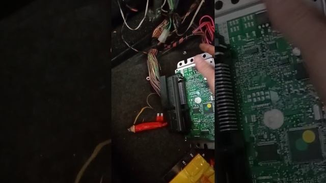 помогите пожалуйста разобраться и найти причину ваз 2115 не горит чек и не работает насос смотреть онлайн