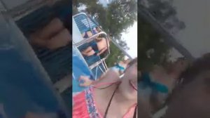 Мы с моей Лучшей подругой в аквапарке 2 часть