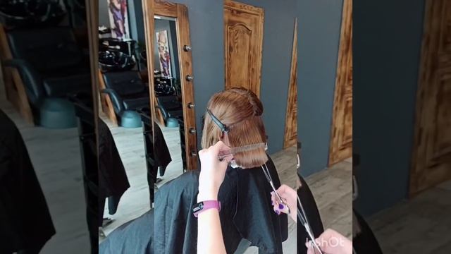 Стрижка градуированный Боб. Graduation haircut Bob #стрижкабоб #женскаястрижка #haircutbob #haircut смотреть онлайн