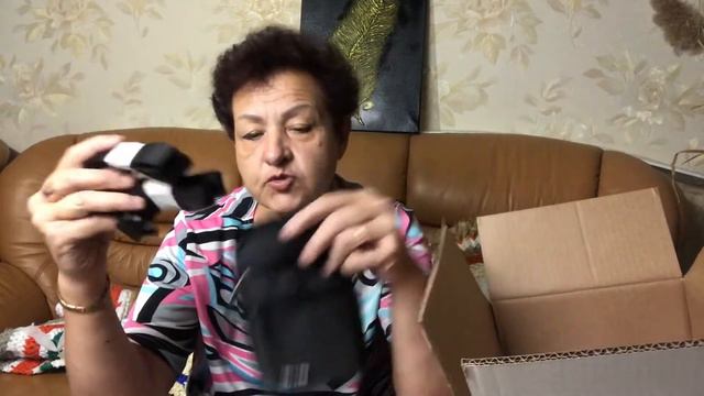 Распаковываю посылку от сына из Англии. Гаджеты для блогера. смотреть онлайн