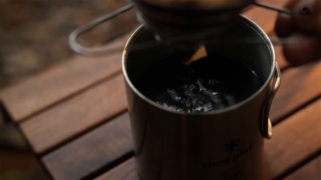 SOLO JUNGLE CAMP | Surprised by HEAVY RAIN | Relaxing, cozy camping ASMR смотреть онлайн