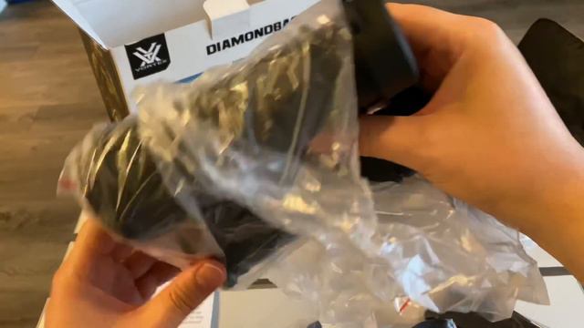 Vortex Diamondback HD 12x50 Binocular (unboxing)