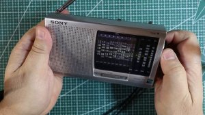Двенадцати диапазонный стерео радиоприемник SONY ICF-SW11
