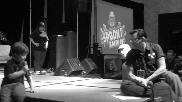Lance Henriksen and a young fan at Spooky Empire. смотреть онлайн