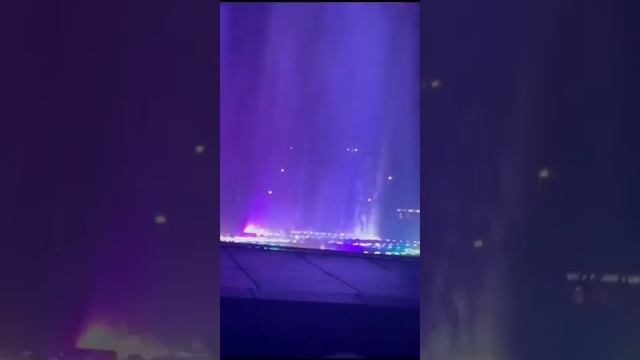 фантан в Дубае и наши в Арабских Эмиратах .#дубай #эмираты смотреть онлайн