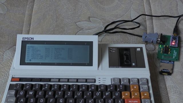 Ретро ноутбук Epson PX-4 с кассетным приводом и эмулятором дисковода смотреть онлайн