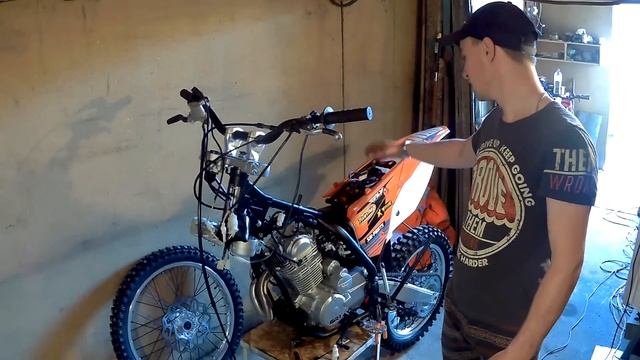 Анбоксинг и сборка GR 1 смотреть онлайн