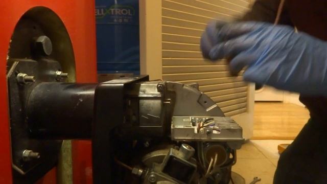 Riello oil burner running funny смотреть онлайн