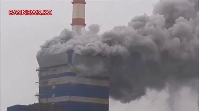 Выпуск расплава из печи Свинцового завода в Усть-Каменогорске напугал горожан смотреть онлайн