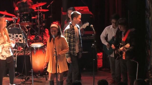 The Mamas and The Papas - Somebody Groovy - Chicago School of Rock смотреть онлайн