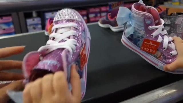 Шопинг. Покупаем кеды Skechers для девочки. Светящиеся кеды Skechers для девочки.