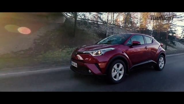Koeajo: Toyota C-HR 1.2 T Active (2018) - Näpsäkkä katumaasturi смотреть онлайн